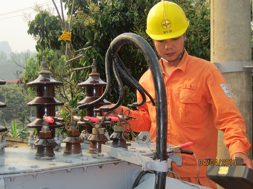 Công ty Điện lực Sơn La tổ chức tập huấn công tác thí nghiệm năm 2013